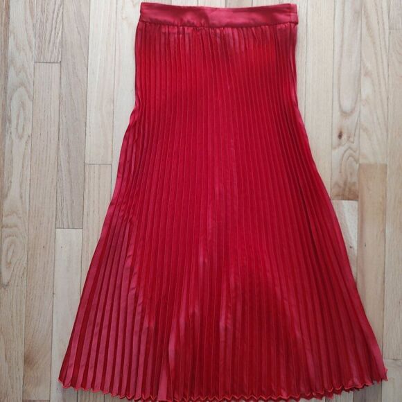 Accordion pleat red midi skirt XS - Picture 8 of 8